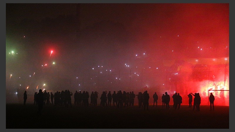 A las 20.01 se apagaron las luces y comenzó la fiesta.