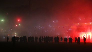 A las 20.01 se apagaron las luces y comenzó la fiesta.