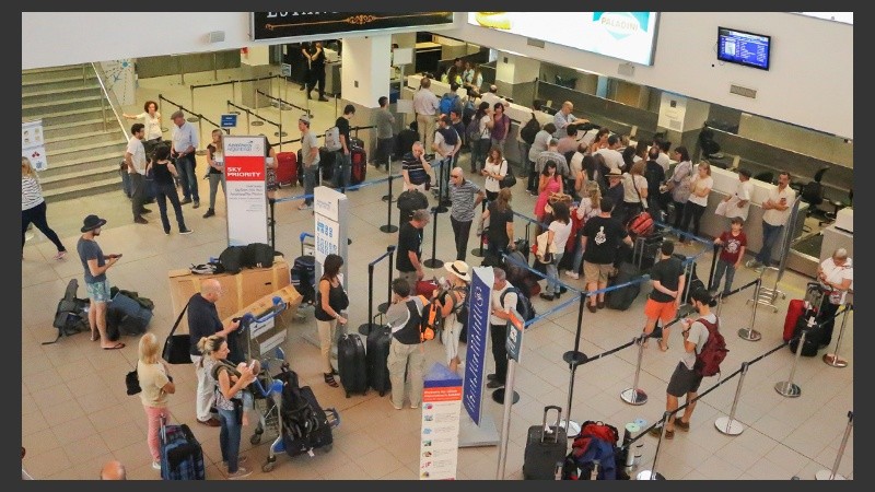 La aeroestación, otra vez, escenario de tensión.