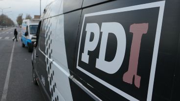 El joven murió tras el impacto con el colectivo.