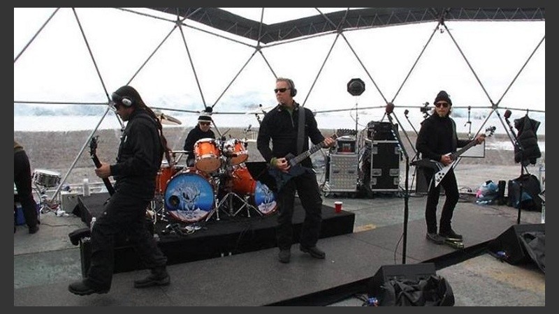 Metallica tocó en la Antártida. 