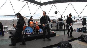 Metallica tocó en la Antártida.