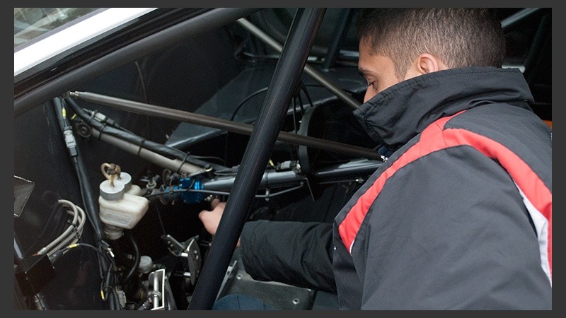Uno de los autos en los jardines de Televisión Litoral. 