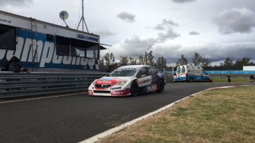 La marca Peugeot lidera las posiciones generales del Súper TC 2000.