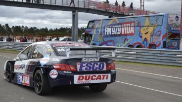 La marca Peugeot lidera las posiciones generales del Súper TC 2000.