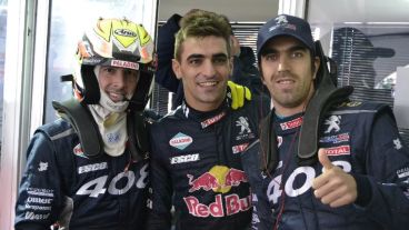 Los pilotos de Peugeot: Yannantuoni, Chapur y Muñoz Marchesi.
