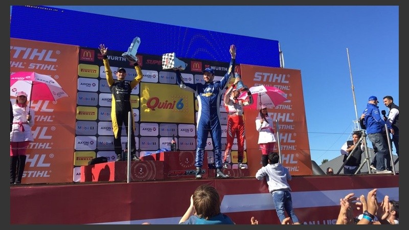 El podio de este domingo en el autódromo de Rosario.