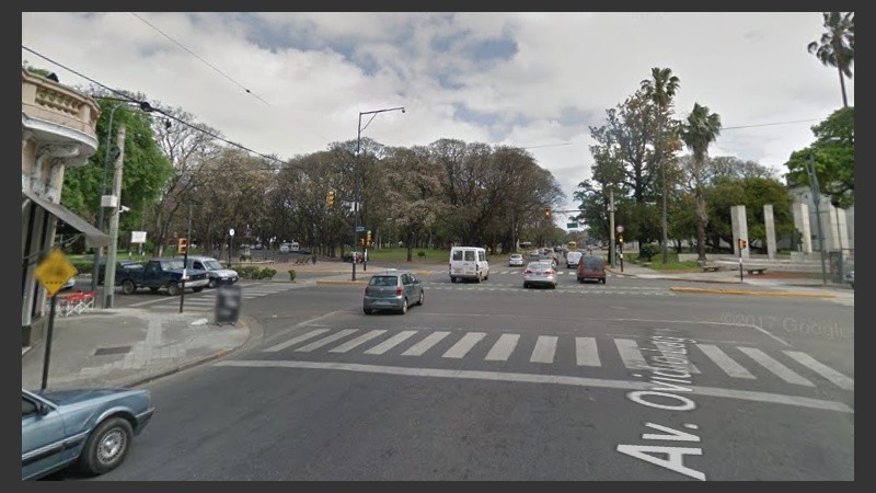 El choque ocurrió en el semáforo de Lagos y Pellegrini. 