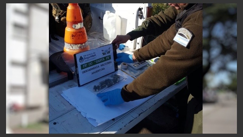 Desde Gendarmería estiman que el hombre ingirió unas 80 cápsulas de cocaína.