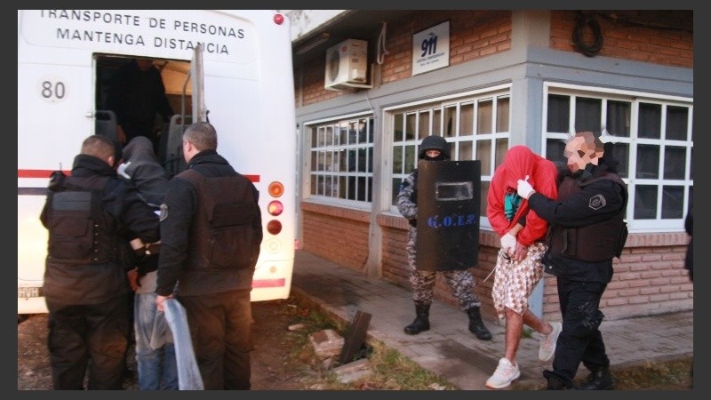 Los presos de comisarías fueron derivados a Piñero.