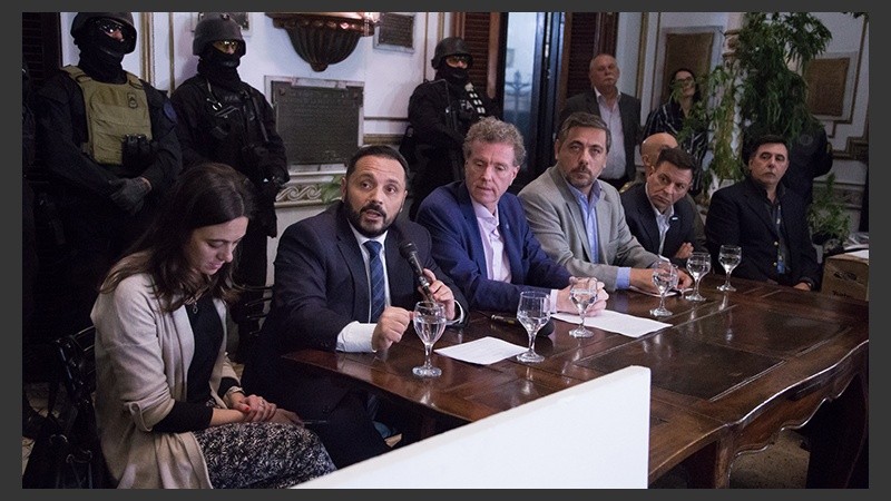 Los fiscales dieron detalles de los allanamientos.