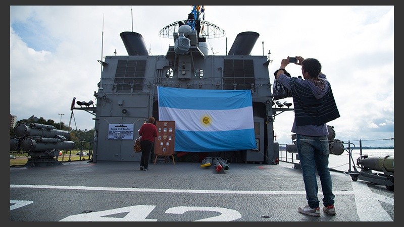 El gran barco de visita por la ciudad y abierto al público de manera gratuita.
