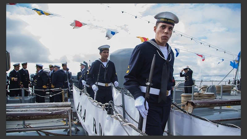 El buque tiene capacidad para 95 tripulantes.