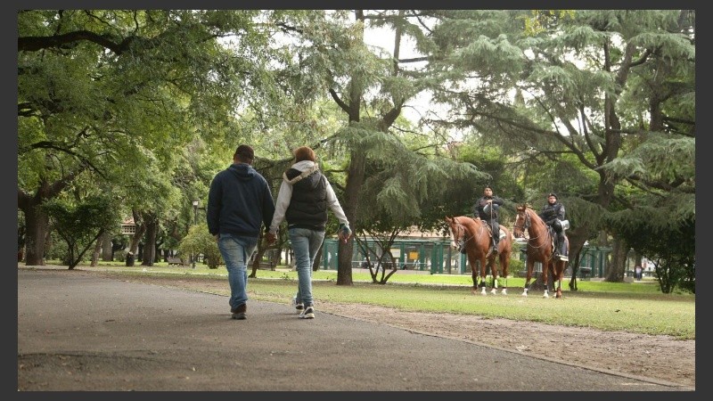 Policías en todos los accesos al Coloso Marcelo Bielsa.
