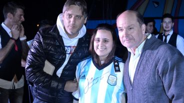 La ganadora de la camiseta de la selección autografiada por Messi.