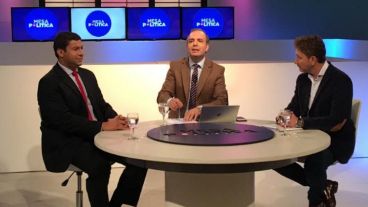 Una mesa política y de tenso debate anoche, por El Tres.