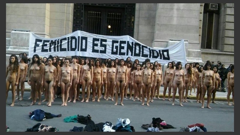 Organizó la agrupación Fuerza Artística de Choque Comunicativo.