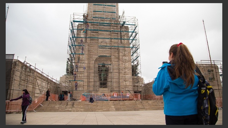 El Monumento va cambiando su fisonomía tras el inicio de obra.