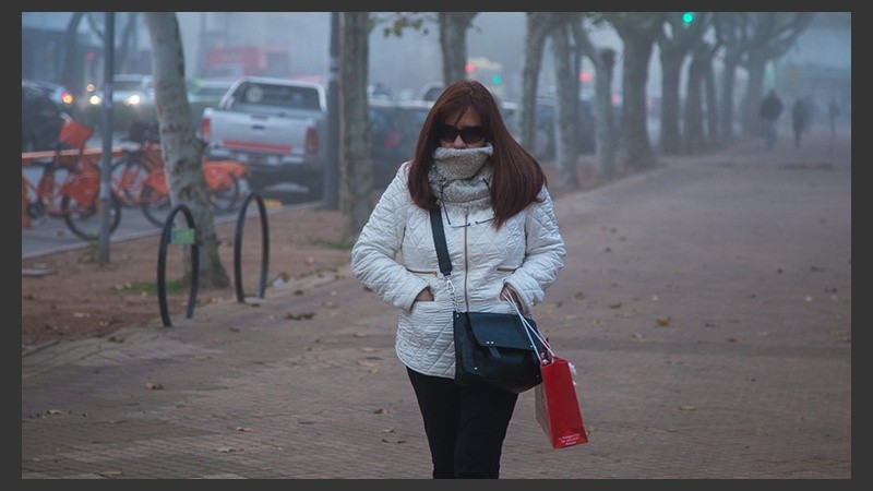 Mucho frío en la mañana rosarina.