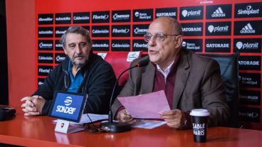 Bermúdez, junto a Sauro.