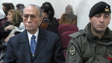 El represor en 2012, ante el Tribunal Oral Federal N° 2 de Rosario.