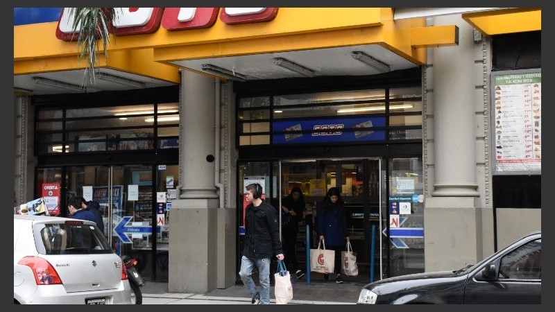 Puertas abiertas en Coto y Carrefour este domingo.