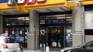 Puertas abiertas en Coto y Carrefour este domingo.