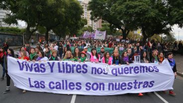 Postales de la movilización "Ni una menos" en Rosario. (Alan Monzón/Rosario.com)