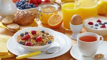 Al desayunar, el organismo se recarga de energía para iniciar las actividades del día.