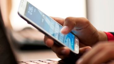 "El pulgar del celular" es una patología por el uso de teléfonos móviles.