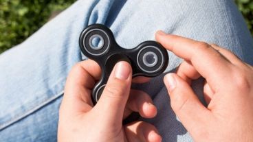 El fidget spinner es el juguete del momento.