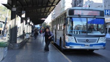 El ministro Dietrich dijo que subirán los subsidios al transporte pero no cuánto.