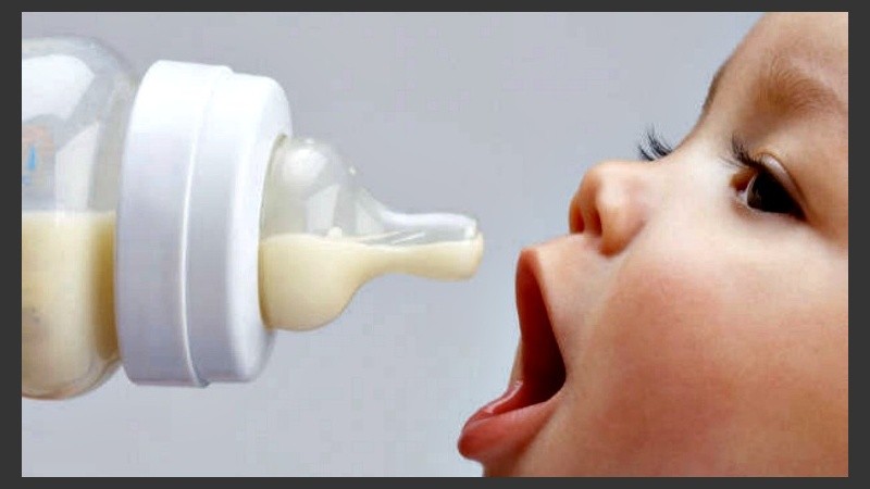 Para los especialistas, lo más recomendable para los chicos es la leche de vaca.