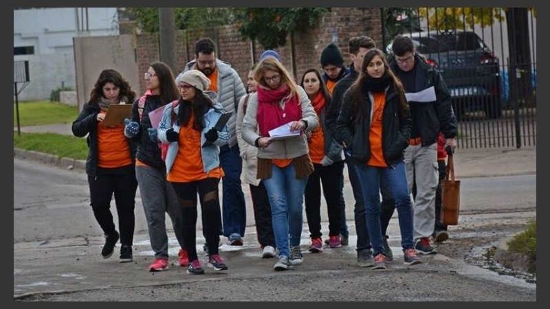 El relevamiento fue casa por casa en San Antonio de Areco.