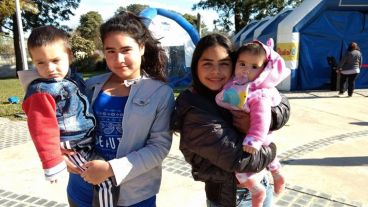 Imágenes del paso de Cultura Más Vos por Clason.