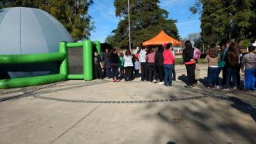 Imágenes del paso de Cultura Más Vos por Clason.