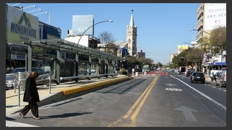 El carril exclusivo por avenida Alberdi. 