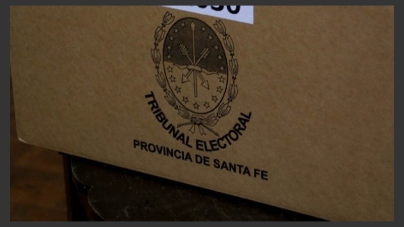 El Tribunal electoral cerró anoche la presentación oficial de listas a pre candidatos a concejal en Santa Fe