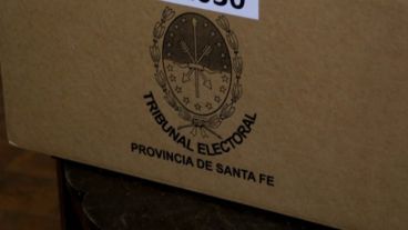 El Tribunal electoral cerró anoche la presentación oficial de listas a pre candidatos a concejal en Santa Fe