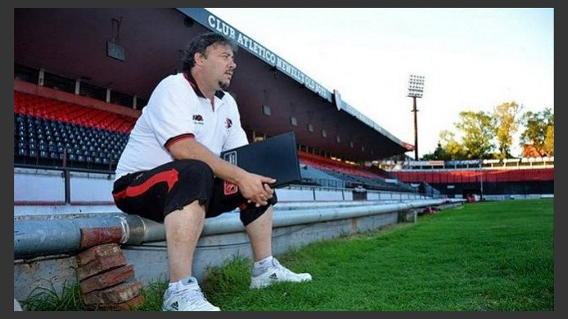 Cozzoni trabaja para llegar al Concejo. 