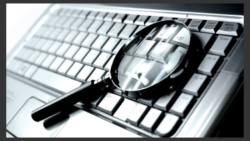 Los datos que exigen permiten el acceso a información personal del destinatario.