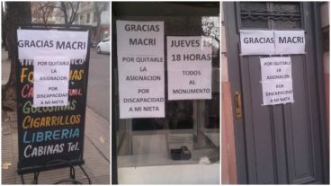 El cartel de un quiosco, una cabina telefónica y hasta la puerta de un domicilio.