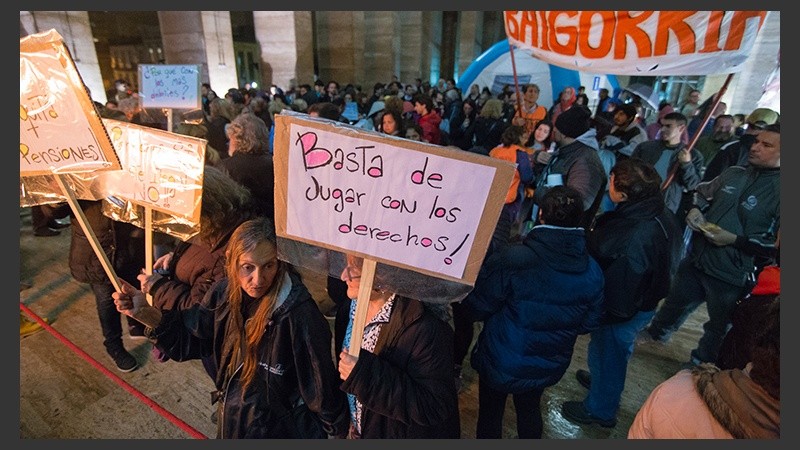 El reclamo en Rosario se realizó en el Monumento.