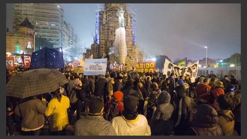 El reclamo en Rosario se realizó en el Monumento.