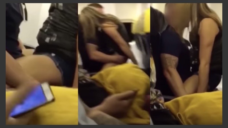 Dos pasajeros apasionados tuvieron sexo en un avión y fueron filmados.