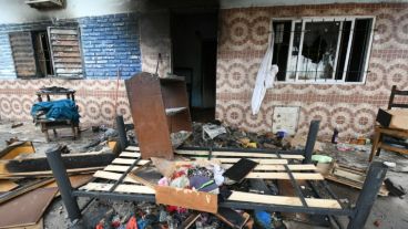 Así quedó una de las viviendas luego de la balacera.