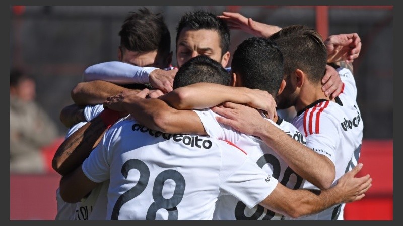 Comienzo favorable para el local en el Coloso.