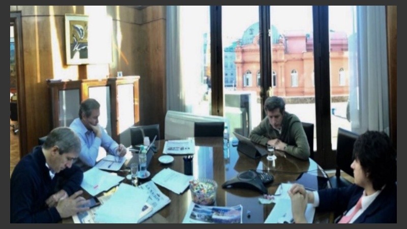 Luis Caputo, Santiago Bausili, Pablo Quirno y Patricio Merlani, según la foto publicada en Twitter.