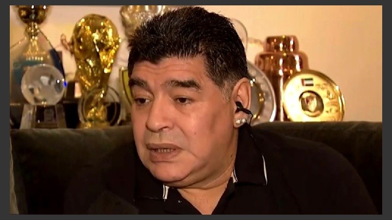 El Diez, enojado con casi todos.