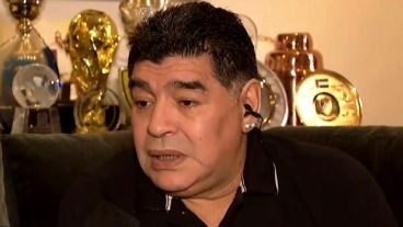 El Diez, enojado con casi todos.